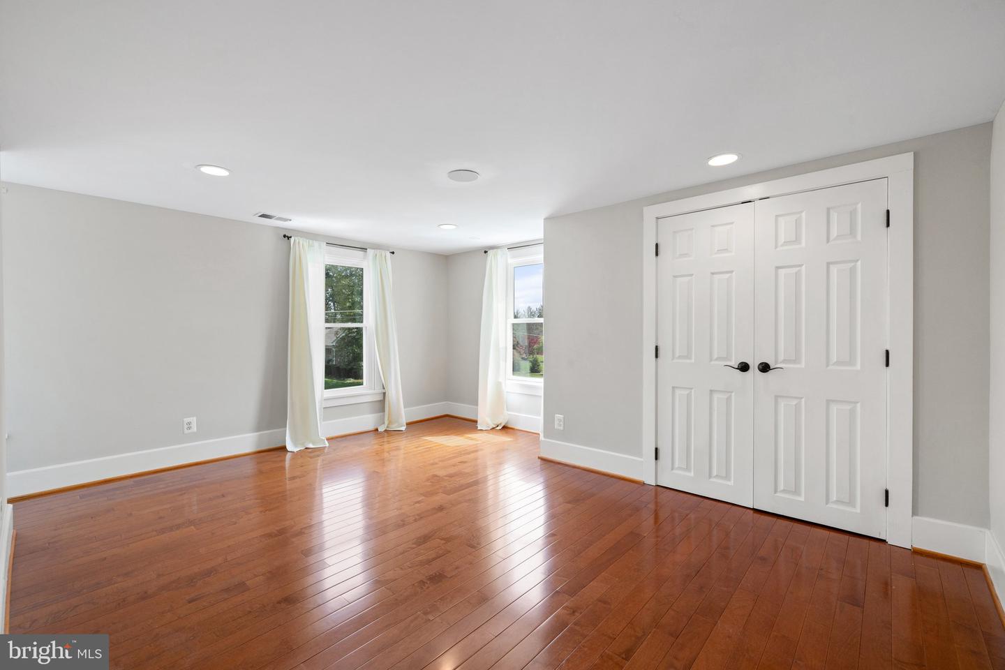 201 N 33RD ST, PURCELLVILLE, Virginia 20132, 5 Bedrooms Bedrooms, ,2 BathroomsBathrooms,Residential,For sale,201 N 33RD ST,VALO2092884 MLS # VALO2092884