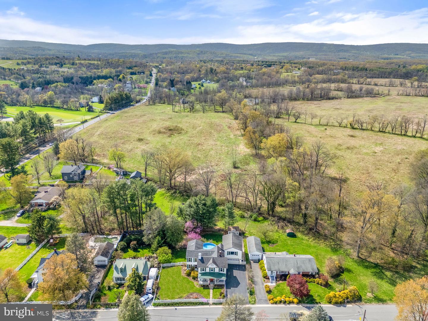 201 N 33RD ST, PURCELLVILLE, Virginia 20132, 5 Bedrooms Bedrooms, ,2 BathroomsBathrooms,Residential,For sale,201 N 33RD ST,VALO2092884 MLS # VALO2092884