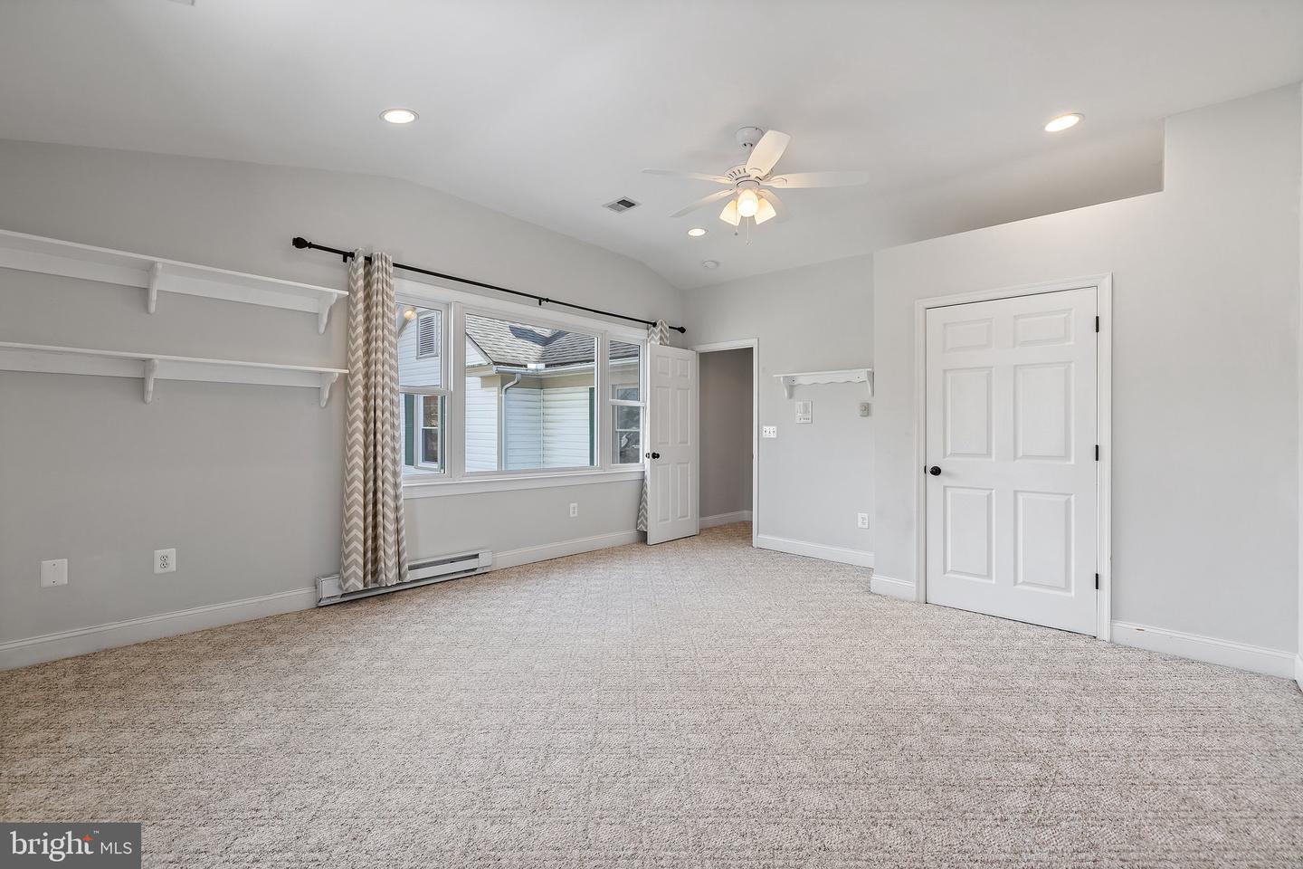 201 N 33RD ST, PURCELLVILLE, Virginia 20132, 5 Bedrooms Bedrooms, ,2 BathroomsBathrooms,Residential,For sale,201 N 33RD ST,VALO2092884 MLS # VALO2092884