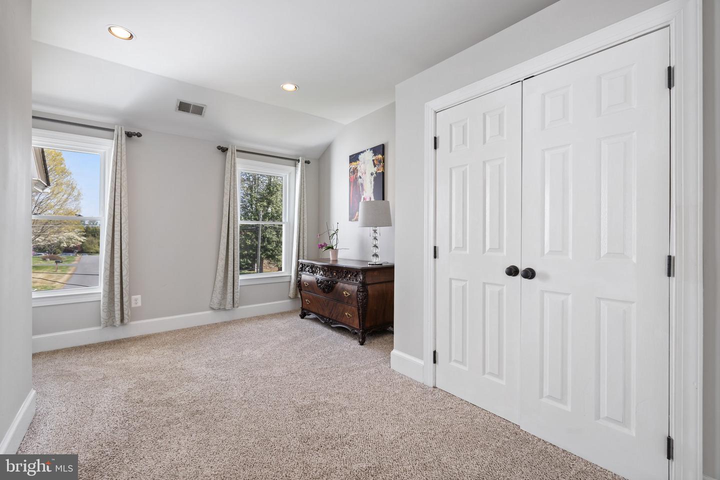 201 N 33RD ST, PURCELLVILLE, Virginia 20132, 5 Bedrooms Bedrooms, ,2 BathroomsBathrooms,Residential,For sale,201 N 33RD ST,VALO2092884 MLS # VALO2092884