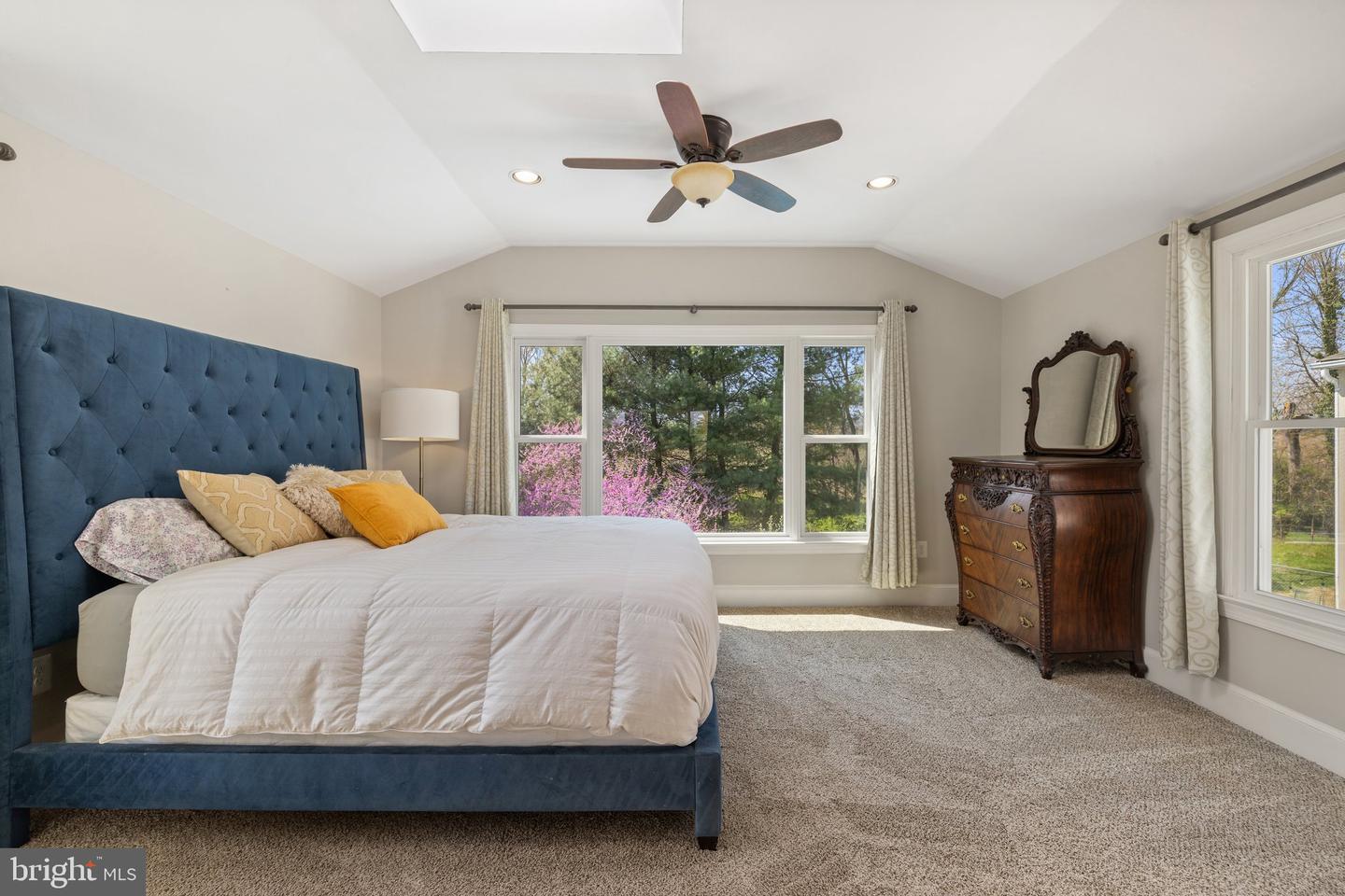 201 N 33RD ST, PURCELLVILLE, Virginia 20132, 5 Bedrooms Bedrooms, ,2 BathroomsBathrooms,Residential,For sale,201 N 33RD ST,VALO2092884 MLS # VALO2092884