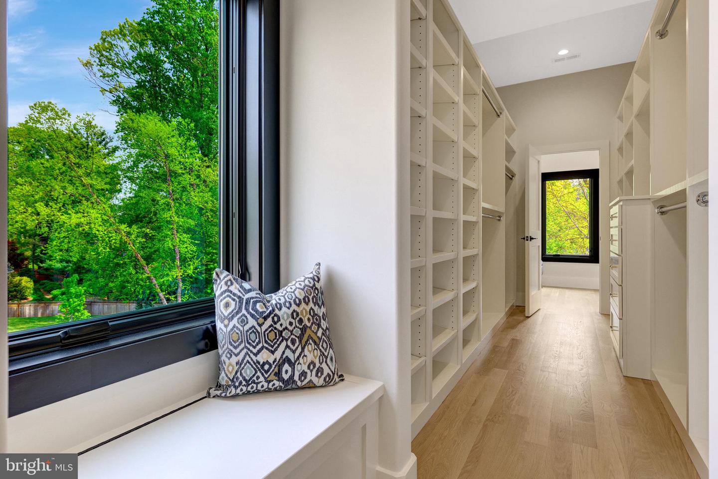 1853 MASSACHUSETTS AVE, MCLEAN, Virginia 22101, 5 Bedrooms Bedrooms, ,5 BathroomsBathrooms,Residential,For sale,1853 MASSACHUSETTS AVE,VAFX2232810 MLS # VAFX2232810