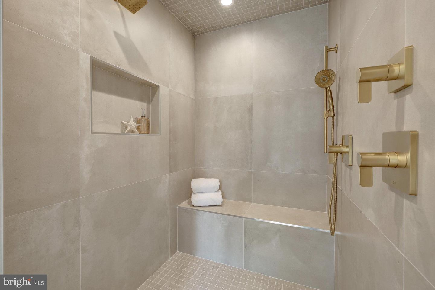 1853 MASSACHUSETTS AVE, MCLEAN, Virginia 22101, 5 Bedrooms Bedrooms, ,5 BathroomsBathrooms,Residential,For sale,1853 MASSACHUSETTS AVE,VAFX2232810 MLS # VAFX2232810