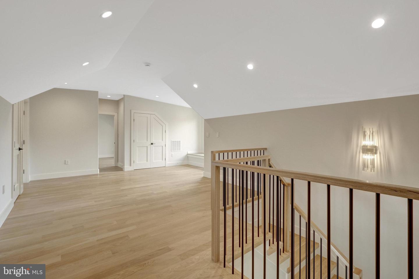 1853 MASSACHUSETTS AVE, MCLEAN, Virginia 22101, 5 Bedrooms Bedrooms, ,5 BathroomsBathrooms,Residential,For sale,1853 MASSACHUSETTS AVE,VAFX2232810 MLS # VAFX2232810