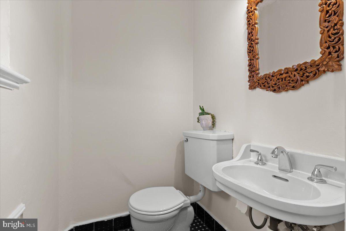 3721 MASSACHUSETTS AVE NW, WASHINGTON, District Of Columbia 20016, 3 Bedrooms Bedrooms, ,2 BathroomsBathrooms,Residential,For sale,3721 MASSACHUSETTS AVE NW,DCDC2194464 MLS # DCDC2194464