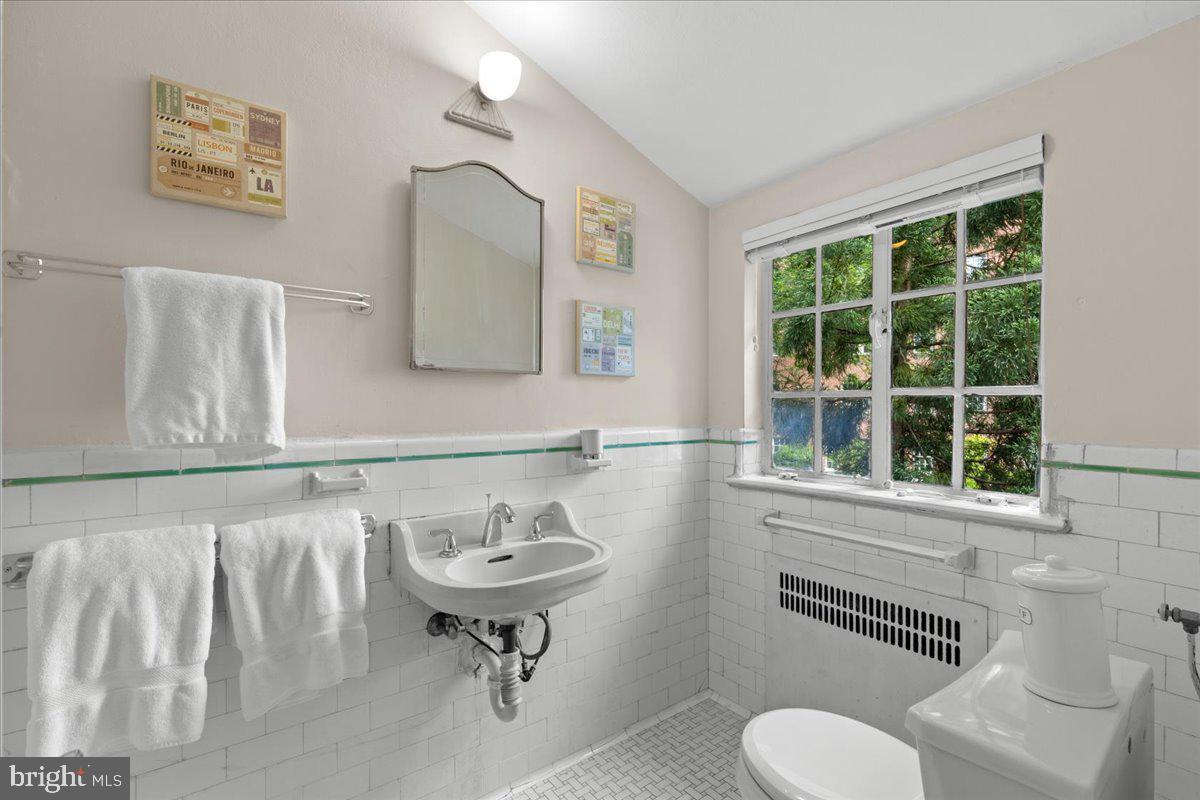 3721 MASSACHUSETTS AVE NW, WASHINGTON, District Of Columbia 20016, 3 Bedrooms Bedrooms, ,2 BathroomsBathrooms,Residential,For sale,3721 MASSACHUSETTS AVE NW,DCDC2194464 MLS # DCDC2194464