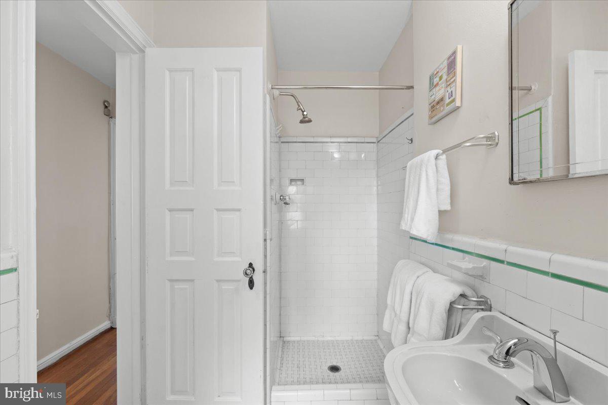 3721 MASSACHUSETTS AVE NW, WASHINGTON, District Of Columbia 20016, 3 Bedrooms Bedrooms, ,2 BathroomsBathrooms,Residential,For sale,3721 MASSACHUSETTS AVE NW,DCDC2194464 MLS # DCDC2194464