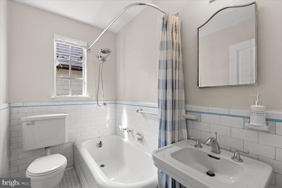 3721 MASSACHUSETTS AVE NW, WASHINGTON, District Of Columbia 20016, 3 Bedrooms Bedrooms, ,2 BathroomsBathrooms,Residential,For sale,3721 MASSACHUSETTS AVE NW,DCDC2194464 MLS # DCDC2194464