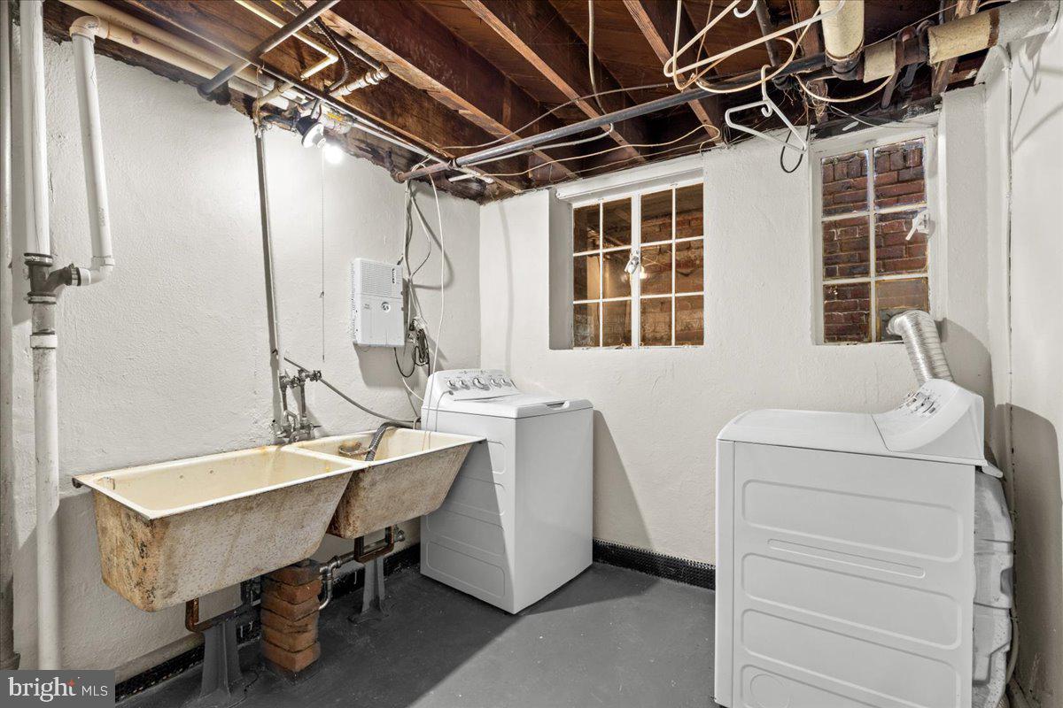 3721 MASSACHUSETTS AVE NW, WASHINGTON, District Of Columbia 20016, 3 Bedrooms Bedrooms, ,2 BathroomsBathrooms,Residential,For sale,3721 MASSACHUSETTS AVE NW,DCDC2194464 MLS # DCDC2194464