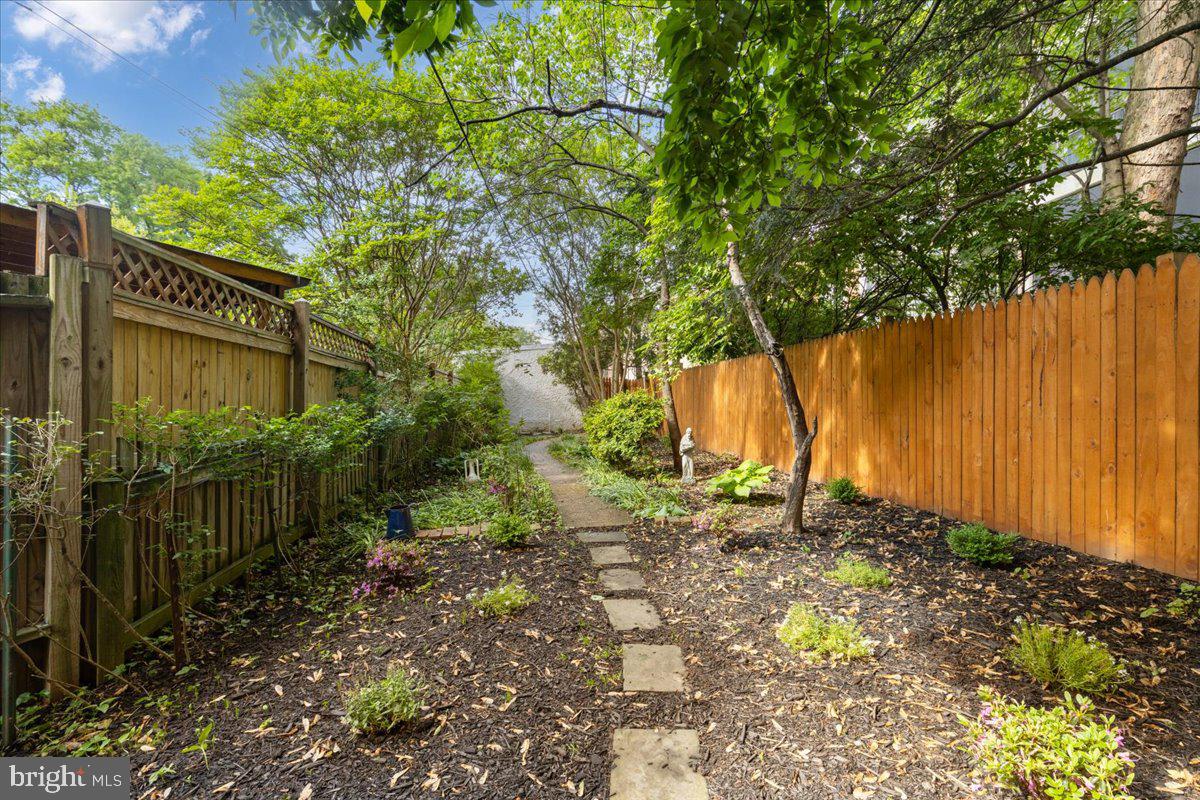 3721 MASSACHUSETTS AVE NW, WASHINGTON, District Of Columbia 20016, 3 Bedrooms Bedrooms, ,2 BathroomsBathrooms,Residential,For sale,3721 MASSACHUSETTS AVE NW,DCDC2194464 MLS # DCDC2194464
