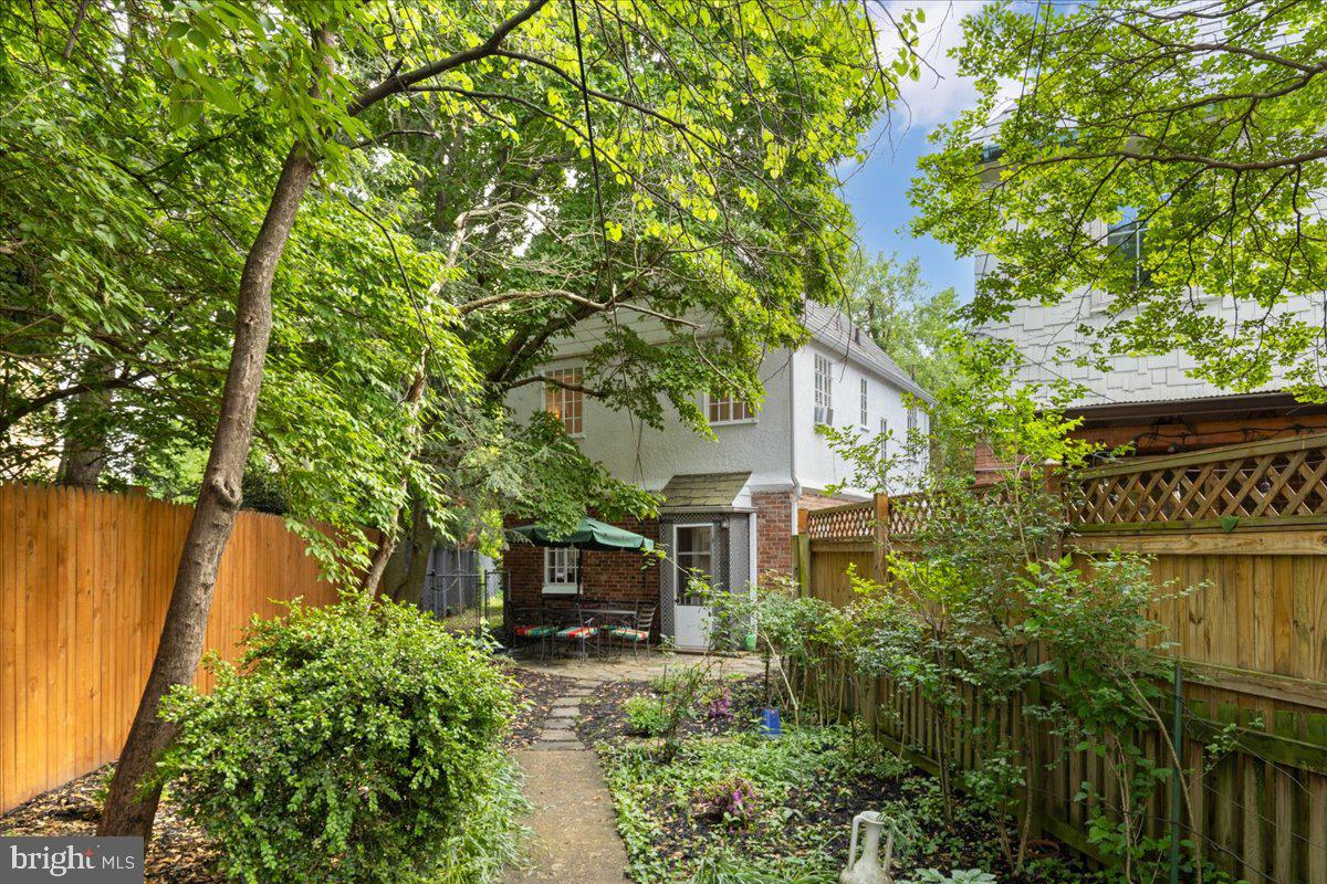 3721 MASSACHUSETTS AVE NW, WASHINGTON, District Of Columbia 20016, 3 Bedrooms Bedrooms, ,2 BathroomsBathrooms,Residential,For sale,3721 MASSACHUSETTS AVE NW,DCDC2194464 MLS # DCDC2194464