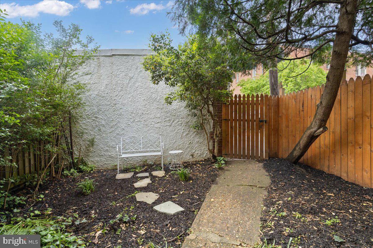 3721 MASSACHUSETTS AVE NW, WASHINGTON, District Of Columbia 20016, 3 Bedrooms Bedrooms, ,2 BathroomsBathrooms,Residential,For sale,3721 MASSACHUSETTS AVE NW,DCDC2194464 MLS # DCDC2194464