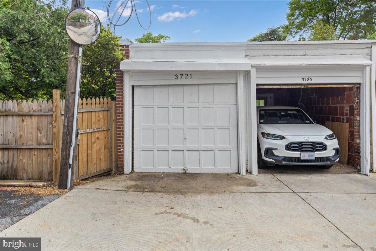 3721 MASSACHUSETTS AVE NW, WASHINGTON, District Of Columbia 20016, 3 Bedrooms Bedrooms, ,2 BathroomsBathrooms,Residential,For sale,3721 MASSACHUSETTS AVE NW,DCDC2194464 MLS # DCDC2194464