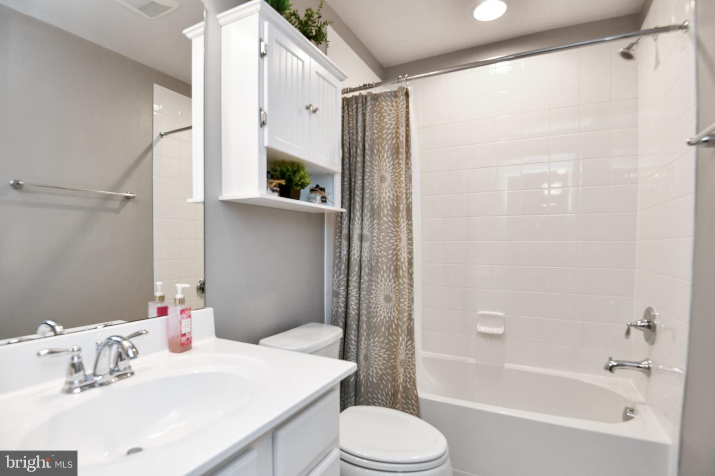25780 RACING SUN DR, ALDIE, Virginia 20105, 4 Bedrooms Bedrooms, ,4 BathroomsBathrooms,Residential,For sale,25780 RACING SUN DR,VALO2093276 MLS # VALO2093276