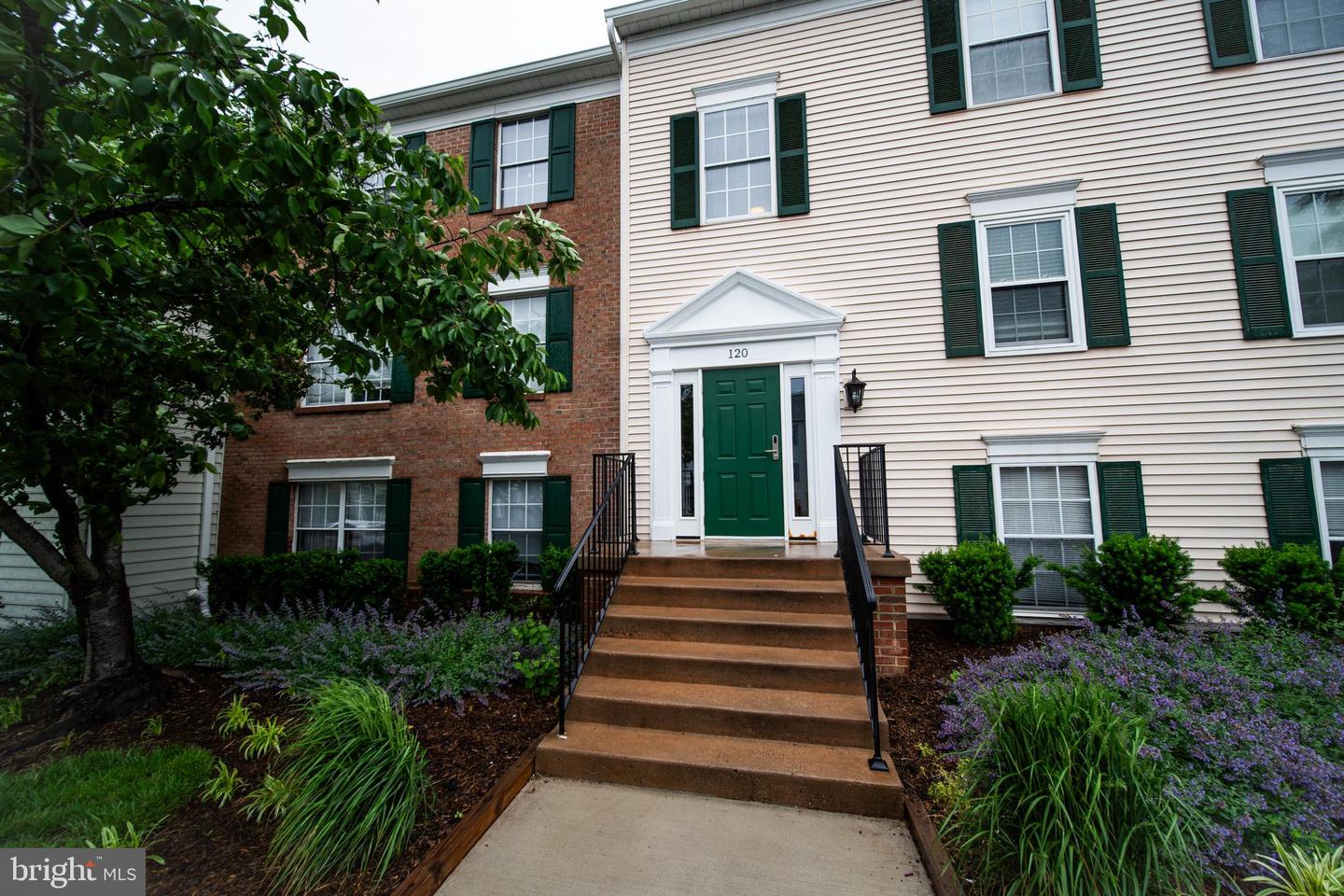 120 FORT EVANS RD SE #E, LEESBURG, Virginia 20175, 3 Bedrooms Bedrooms, ,2 BathroomsBathrooms,Residential,For sale,120 FORT EVANS RD SE #E,VALO2093630 MLS # VALO2093630