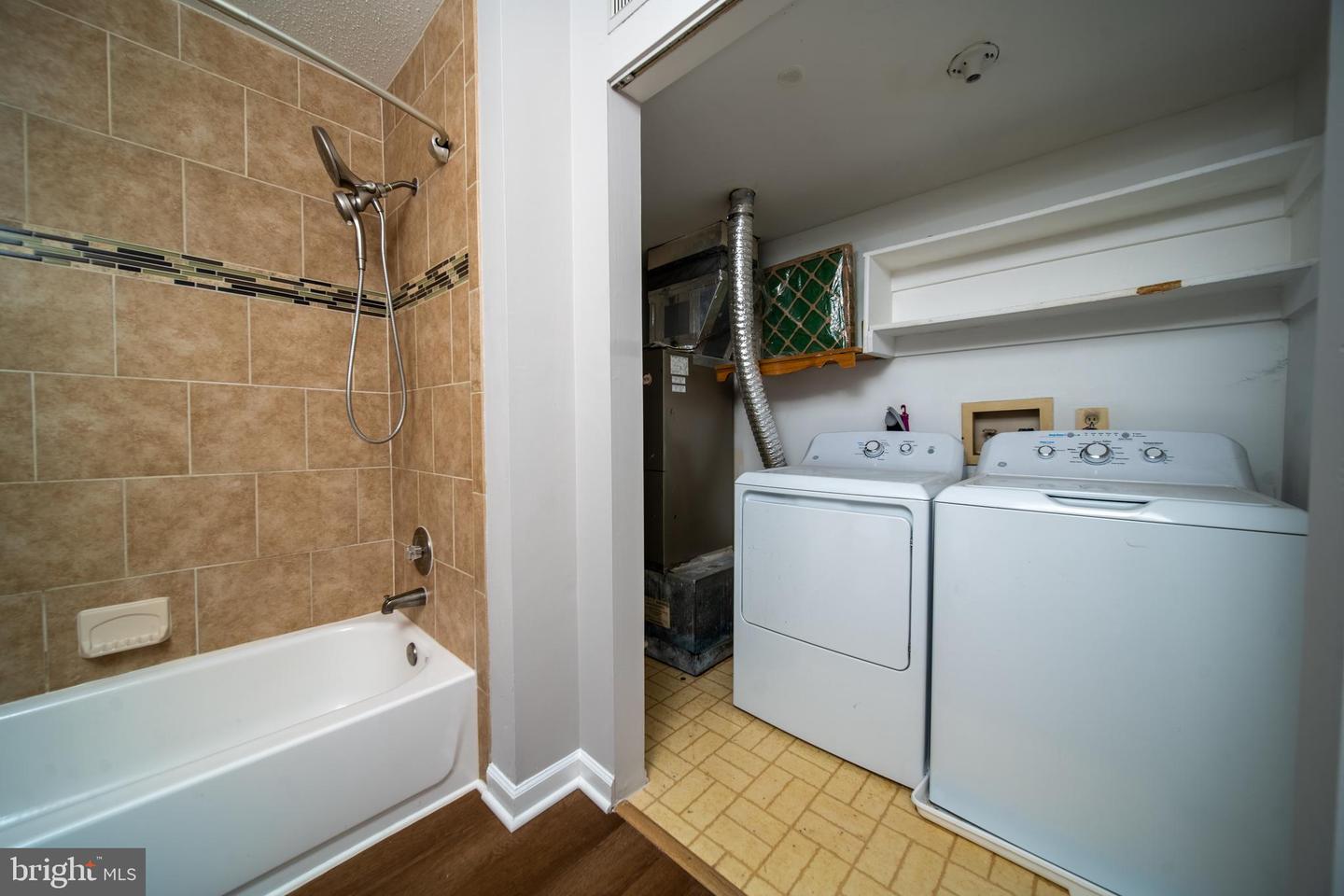 120 FORT EVANS RD SE #E, LEESBURG, Virginia 20175, 3 Bedrooms Bedrooms, ,2 BathroomsBathrooms,Residential,For sale,120 FORT EVANS RD SE #E,VALO2093630 MLS # VALO2093630