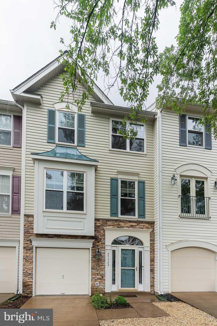 25362 ASHBURY DR, CHANTILLY, Virginia 20152, 3 Bedrooms Bedrooms, ,3 BathroomsBathrooms,Residential,For sale,25362 ASHBURY DR,VALO2094564 MLS # VALO2094564