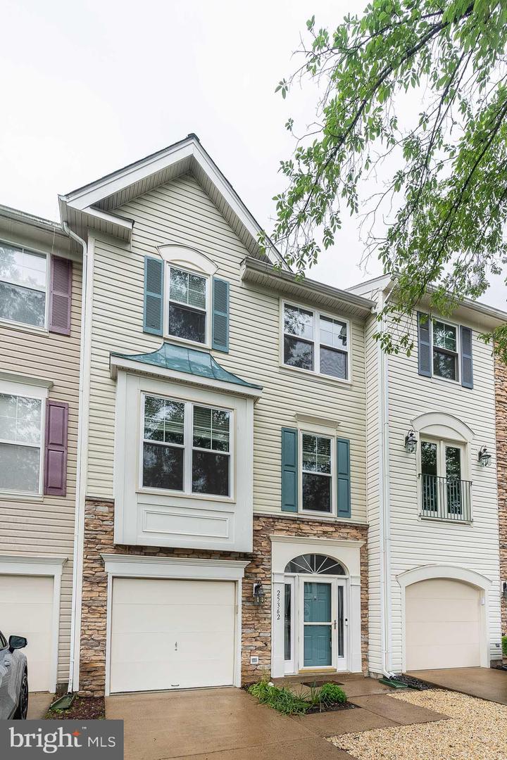 25362 ASHBURY DR, CHANTILLY, Virginia 20152, 3 Bedrooms Bedrooms, ,3 BathroomsBathrooms,Residential,For sale,25362 ASHBURY DR,VALO2094564 MLS # VALO2094564