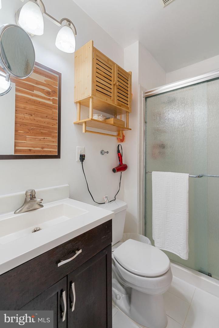 6465 BLARNEY STONE CT, SPRINGFIELD, Virginia 22152, 3 Bedrooms Bedrooms, ,3 BathroomsBathrooms,Residential,For sale,6465 BLARNEY STONE CT,VAFX2236688 MLS # VAFX2236688
