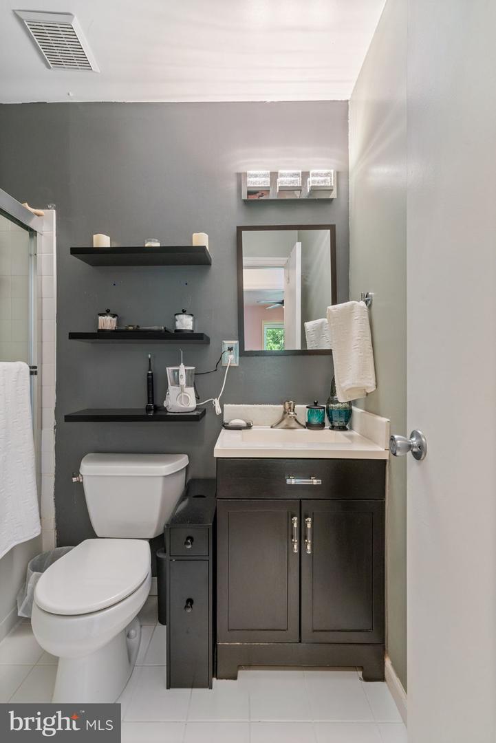 6465 BLARNEY STONE CT, SPRINGFIELD, Virginia 22152, 3 Bedrooms Bedrooms, ,3 BathroomsBathrooms,Residential,For sale,6465 BLARNEY STONE CT,VAFX2236688 MLS # VAFX2236688