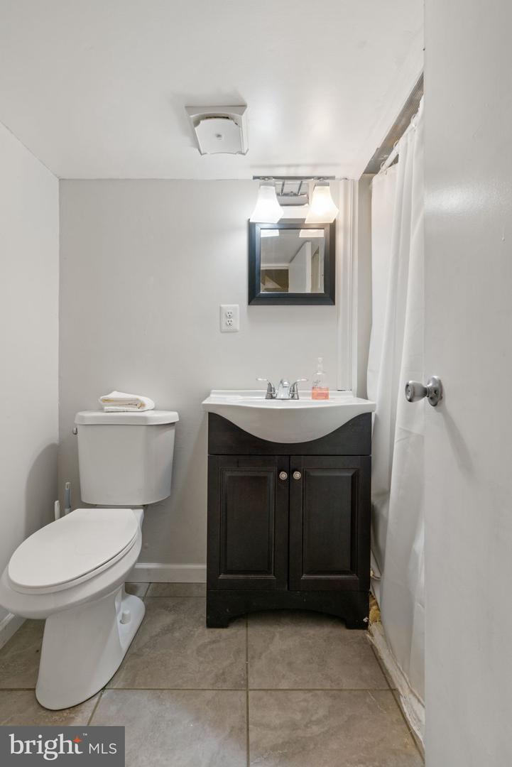 6465 BLARNEY STONE CT, SPRINGFIELD, Virginia 22152, 3 Bedrooms Bedrooms, ,3 BathroomsBathrooms,Residential,For sale,6465 BLARNEY STONE CT,VAFX2236688 MLS # VAFX2236688