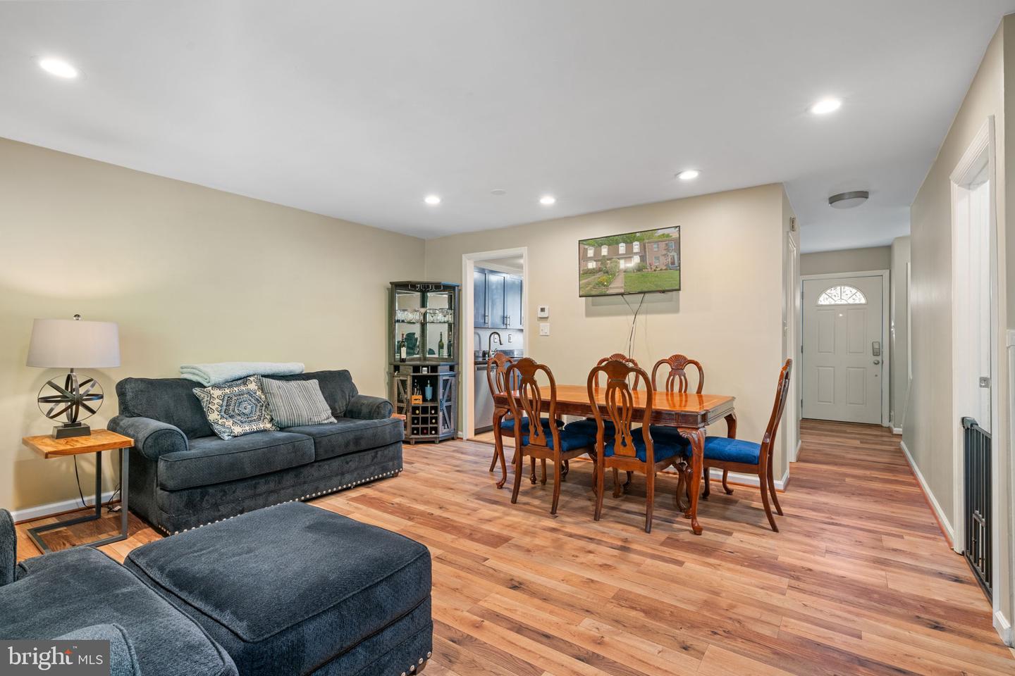 6465 BLARNEY STONE CT, SPRINGFIELD, Virginia 22152, 3 Bedrooms Bedrooms, ,3 BathroomsBathrooms,Residential,For sale,6465 BLARNEY STONE CT,VAFX2236688 MLS # VAFX2236688