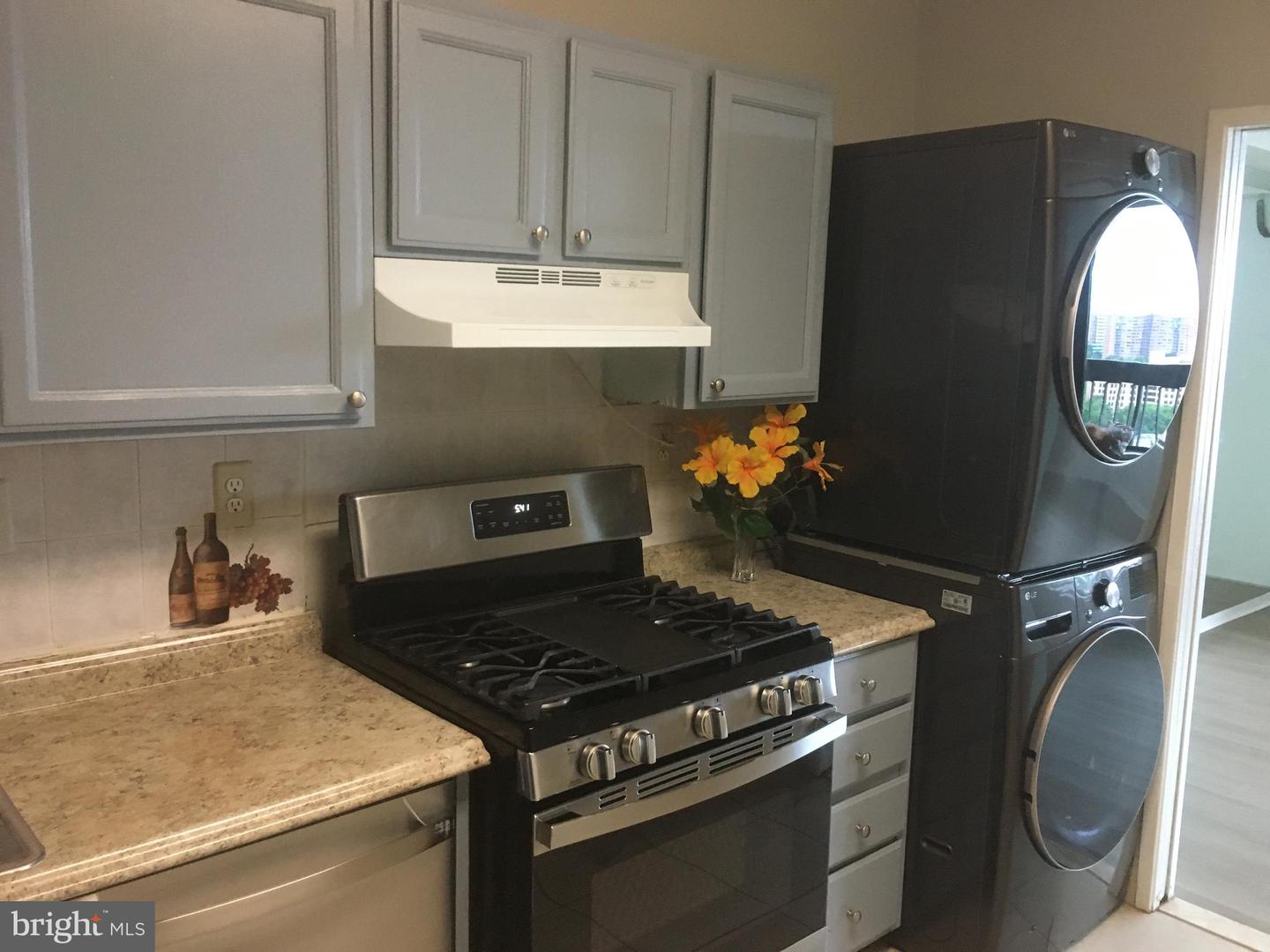 3705 S GEORGE MASON DR #2013S, FALLS CHURCH, Virginia 22041, 2 Bedrooms Bedrooms, ,1 BathroomBathrooms,Residential,For sale,3705 S GEORGE MASON DR #2013S,VAFX2236824 MLS # VAFX2236824