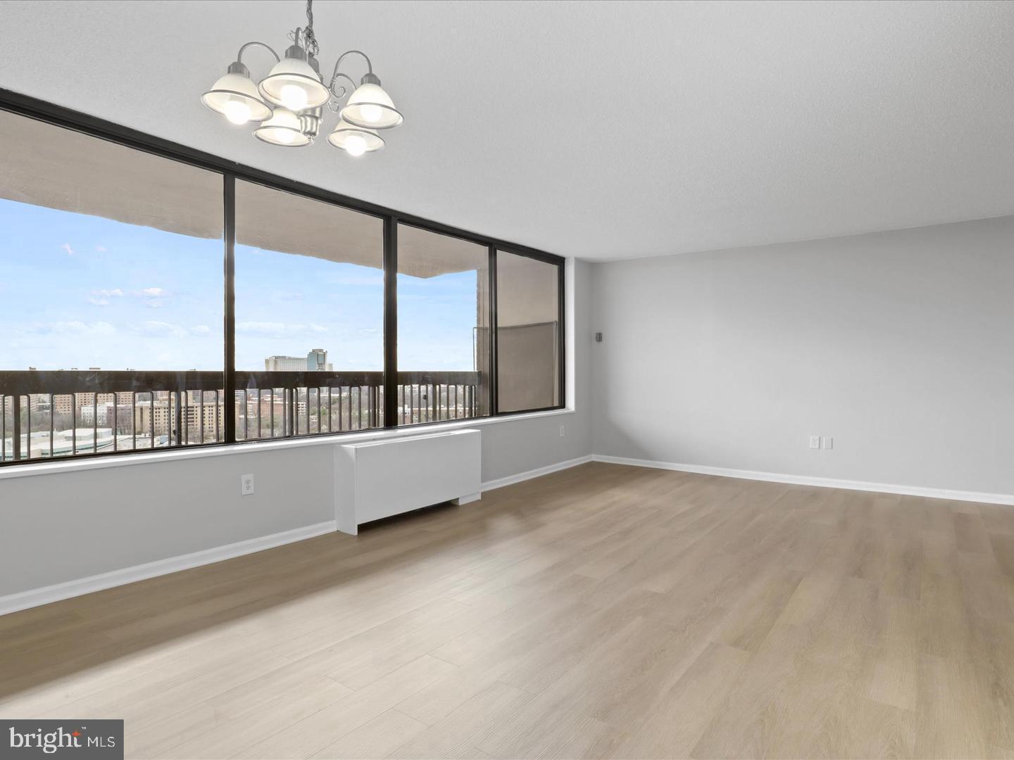 3705 S GEORGE MASON DR #2013S, FALLS CHURCH, Virginia 22041, 2 Bedrooms Bedrooms, ,1 BathroomBathrooms,Residential,For sale,3705 S GEORGE MASON DR #2013S,VAFX2236824 MLS # VAFX2236824