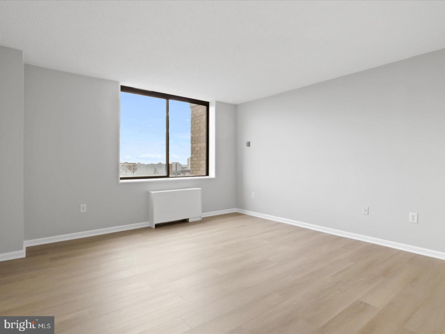 3705 S GEORGE MASON DR #2013S, FALLS CHURCH, Virginia 22041, 2 Bedrooms Bedrooms, ,1 BathroomBathrooms,Residential,For sale,3705 S GEORGE MASON DR #2013S,VAFX2236824 MLS # VAFX2236824