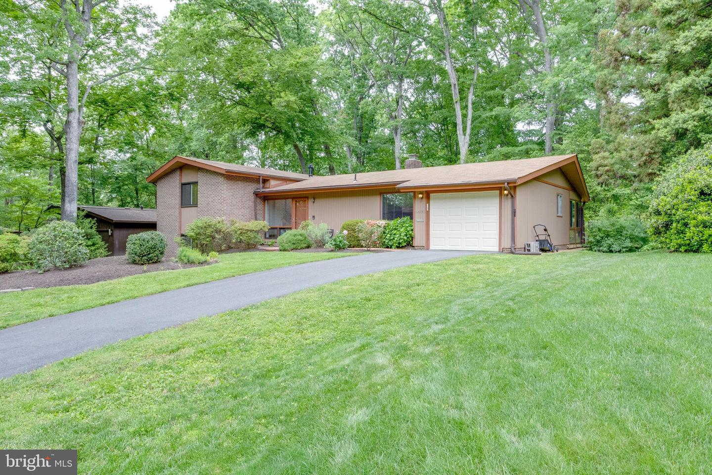 8608 BATTAILLES CT, ANNANDALE, Virginia 22003, 4 Bedrooms Bedrooms, ,3 BathroomsBathrooms,Residential,For sale,8608 BATTAILLES CT,VAFX2238780 MLS # VAFX2238780