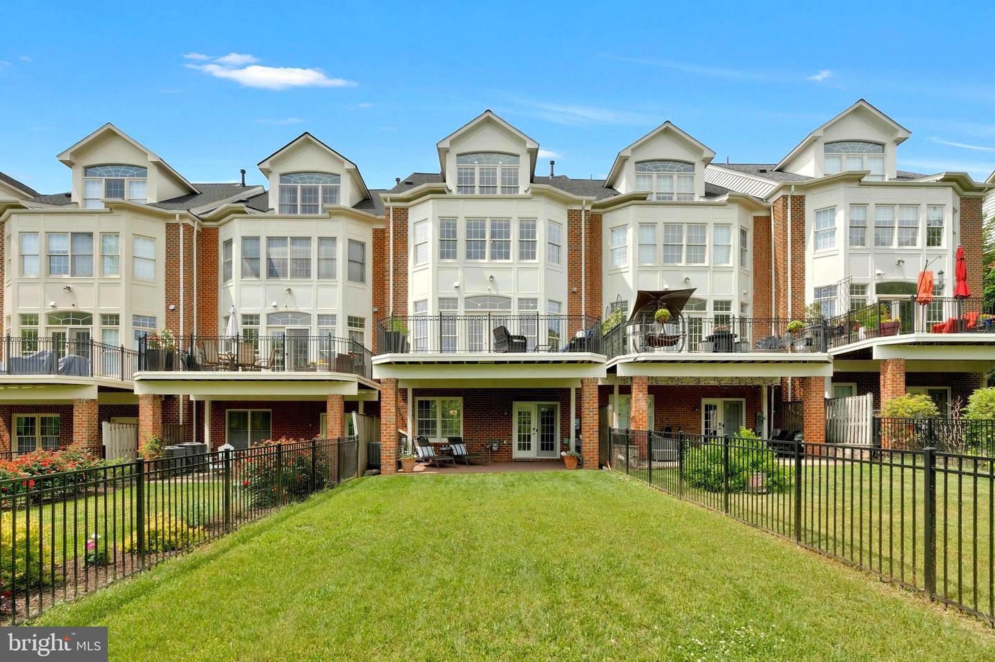 18524 PERDIDO BAY TER, LEESBURG, Virginia 20176, 3 Bedrooms Bedrooms, ,3 BathroomsBathrooms,Residential,For sale,18524 PERDIDO BAY TER,VALO2095644 MLS # VALO2095644
