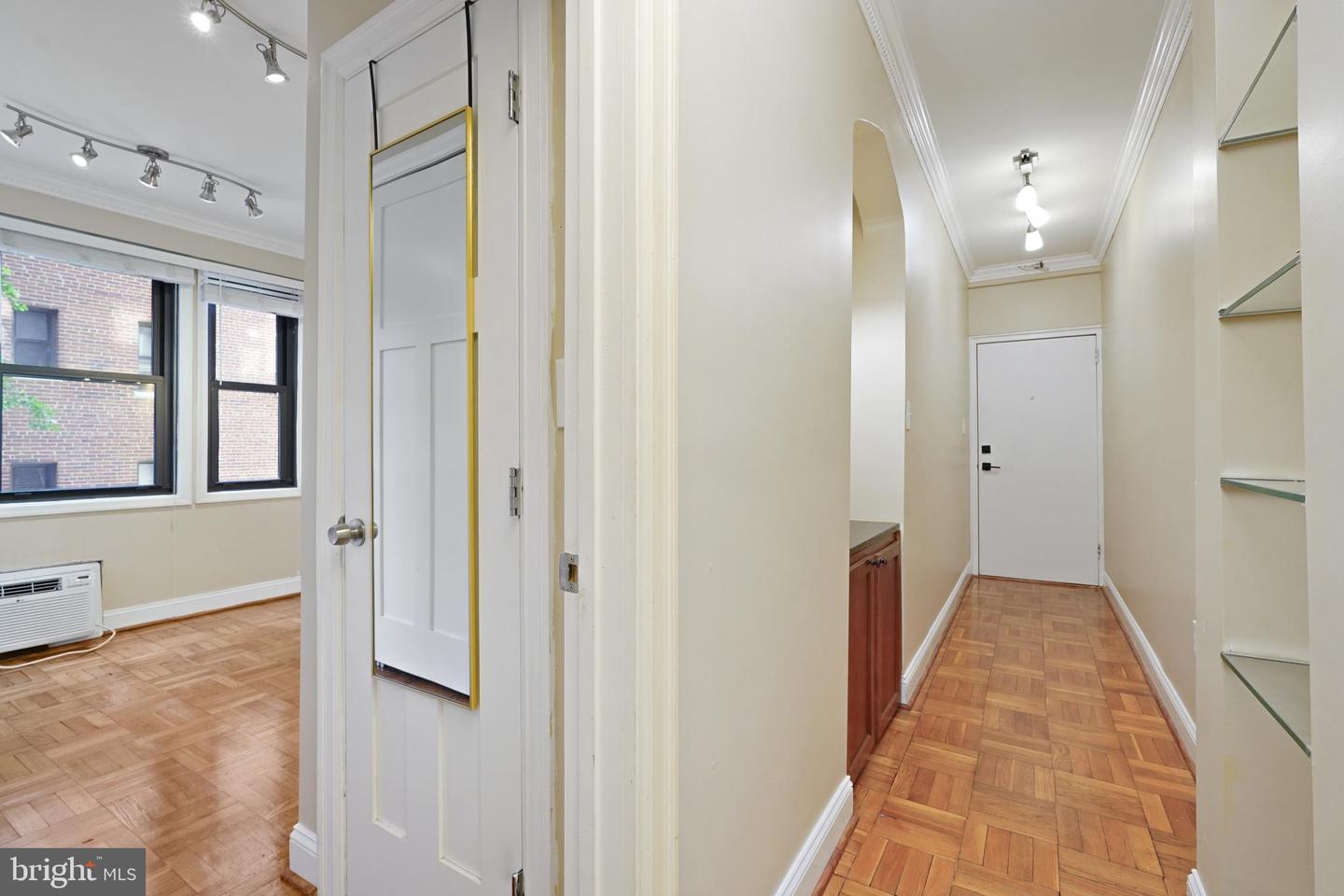 1010 25TH ST NW #311, WASHINGTON, District Of Columbia 20037, 1 Bedroom Bedrooms, ,1 BathroomBathrooms,Residential,For sale,1010 25TH ST NW #311,DCDC2199178 MLS # DCDC2199178