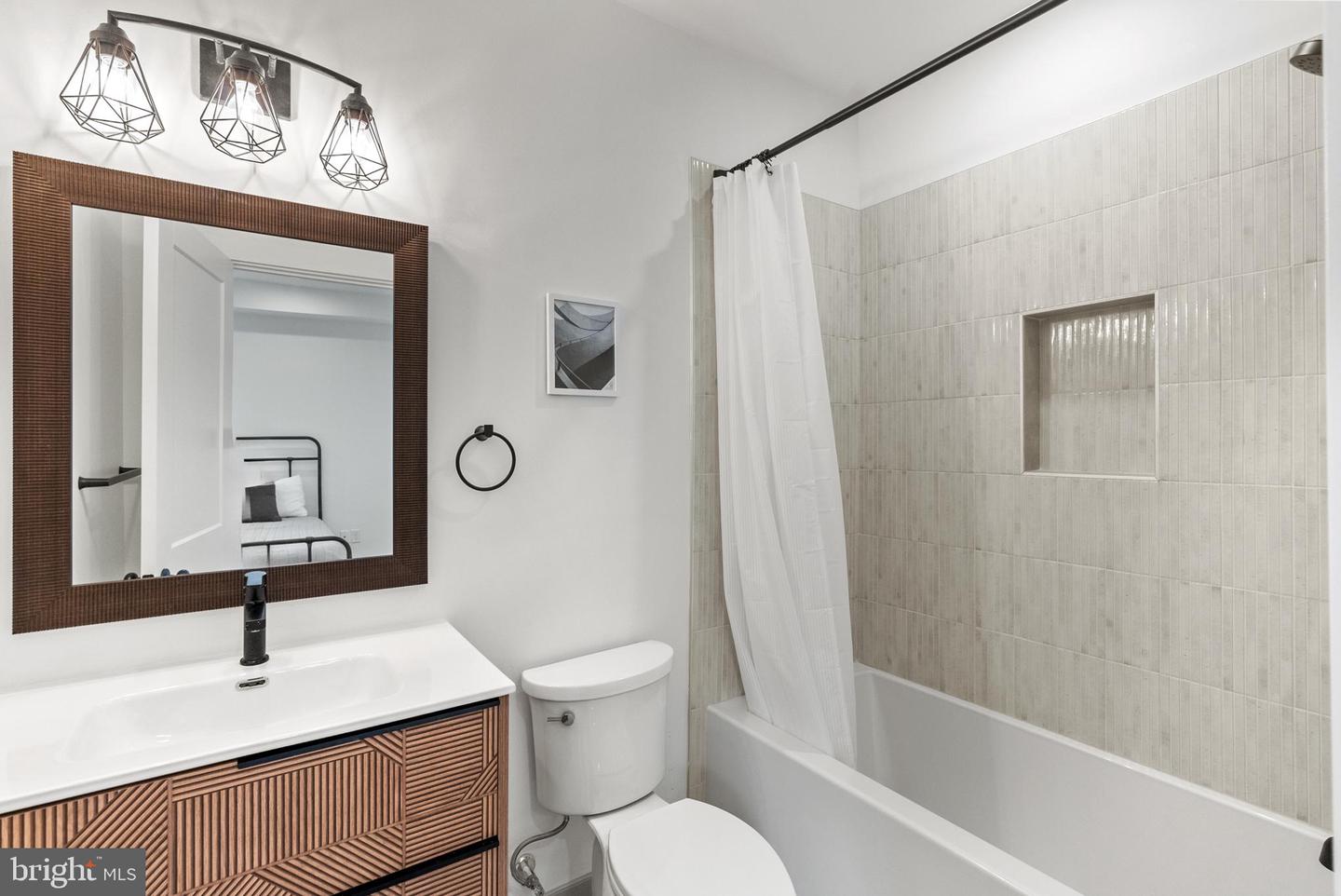 119 BATES ST NW #1, WASHINGTON, District Of Columbia 20001, 3 Bedrooms Bedrooms, ,3 BathroomsBathrooms,Residential,For sale,119 BATES ST NW #1,DCDC2199260 MLS # DCDC2199260