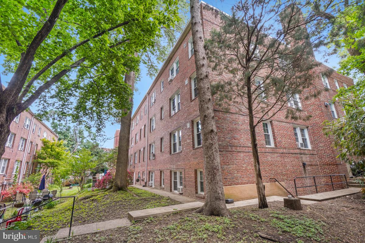 2803 CORTLAND PL NW #107, WASHINGTON, District Of Columbia 20008, 1 Bedroom Bedrooms, ,1 BathroomBathrooms,Residential,For sale,2803 CORTLAND PL NW #107,DCDC2199294 MLS # DCDC2199294