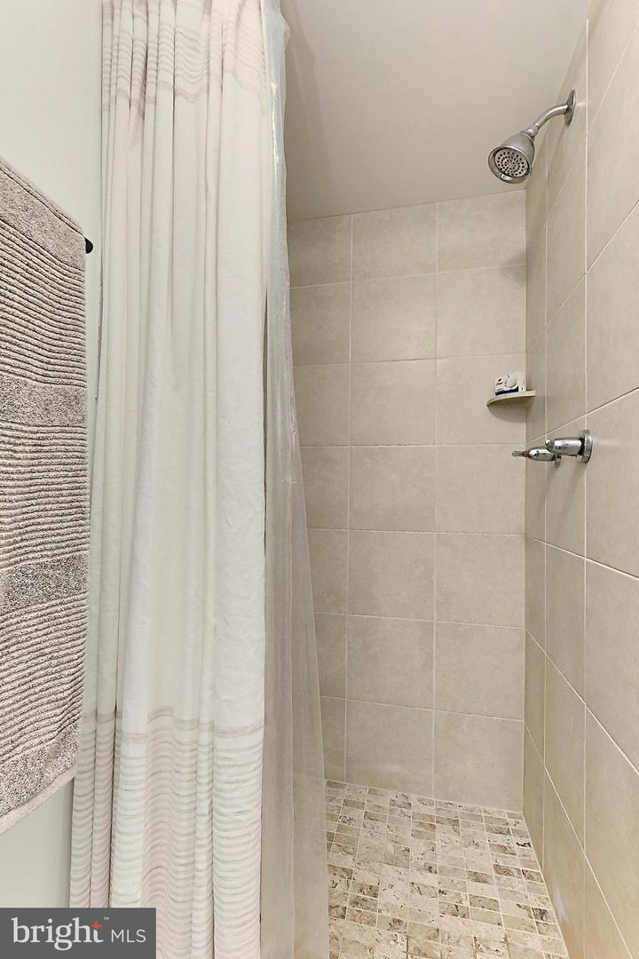 11123 BYRD CT, FAIRFAX, Virginia 22030, 4 Bedrooms Bedrooms, ,3 BathroomsBathrooms,Residential,For sale,11123 BYRD CT,VAFX2238994 MLS # VAFX2238994