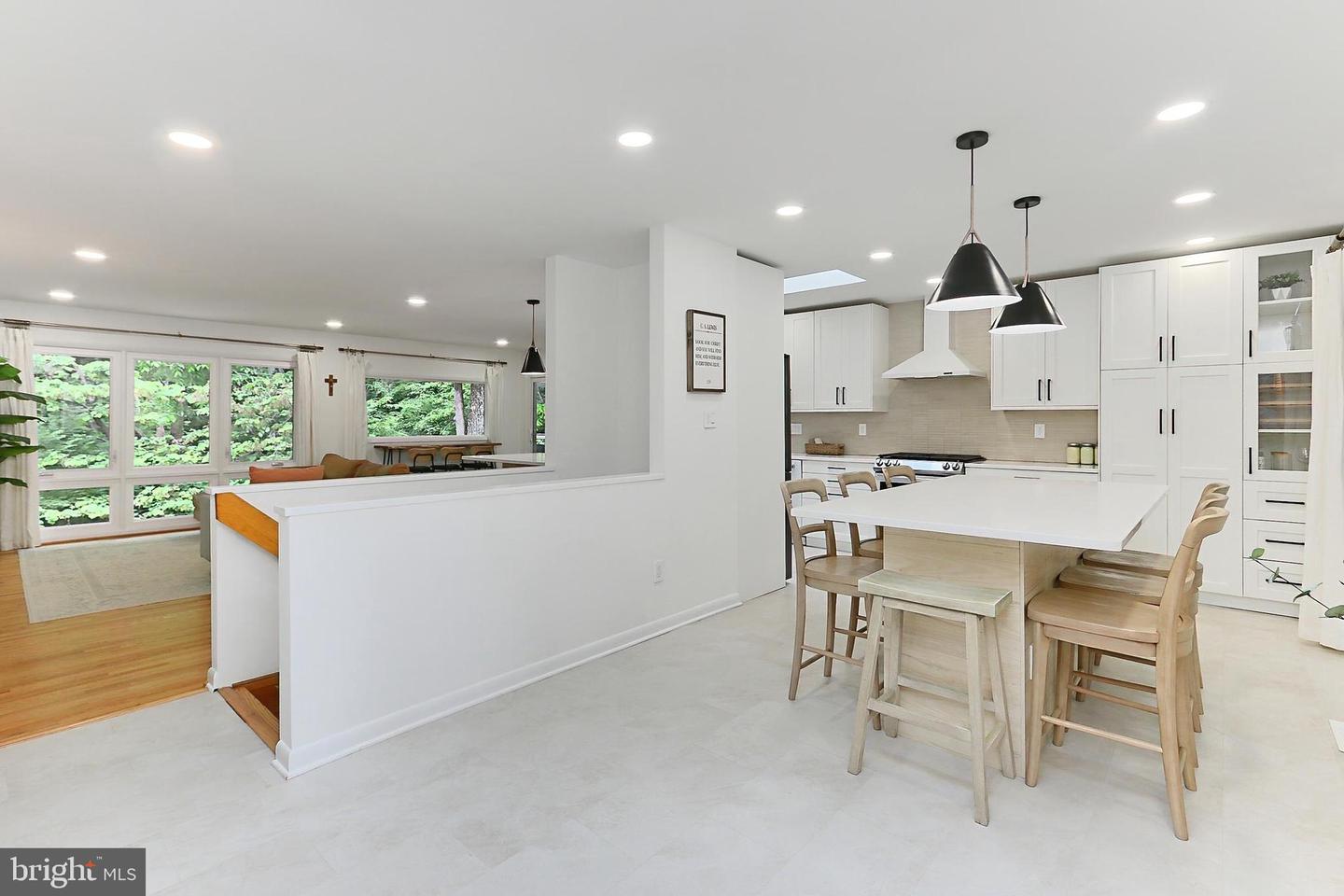 11123 BYRD CT, FAIRFAX, Virginia 22030, 4 Bedrooms Bedrooms, ,3 BathroomsBathrooms,Residential,For sale,11123 BYRD CT,VAFX2238994 MLS # VAFX2238994