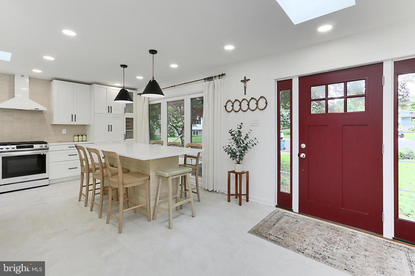 11123 BYRD CT, FAIRFAX, Virginia 22030, 4 Bedrooms Bedrooms, ,3 BathroomsBathrooms,Residential,For sale,11123 BYRD CT,VAFX2238994 MLS # VAFX2238994