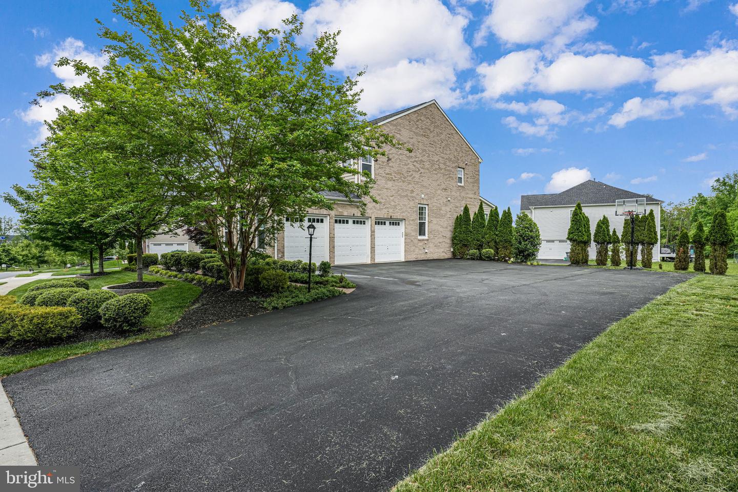 41064 MAPLEHURST DR, ALDIE, Virginia 20105, 7 Bedrooms Bedrooms, ,5 BathroomsBathrooms,Residential,For sale,41064 MAPLEHURST DR,VALO2095722 MLS # VALO2095722