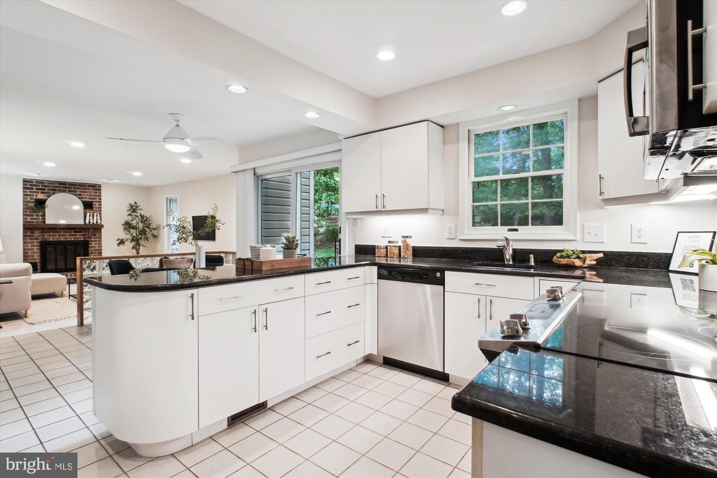 11444 TANBARK DR, RESTON, Virginia 20191, 4 Bedrooms Bedrooms, ,2 BathroomsBathrooms,Residential,For sale,11444 TANBARK DR,VAFX2239058 MLS # VAFX2239058