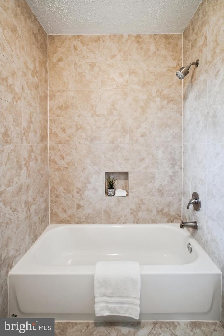 11444 TANBARK DR, RESTON, Virginia 20191, 4 Bedrooms Bedrooms, ,2 BathroomsBathrooms,Residential,For sale,11444 TANBARK DR,VAFX2239058 MLS # VAFX2239058