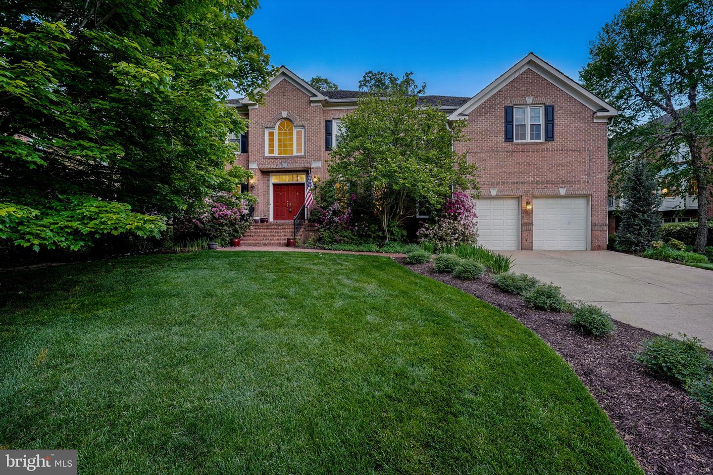 1813 SOLITAIRE LN, MCLEAN, Virginia 22101, 6 Bedrooms Bedrooms, ,4 BathroomsBathrooms,Residential,For sale,1813 SOLITAIRE LN,VAFX2239114 MLS # VAFX2239114
