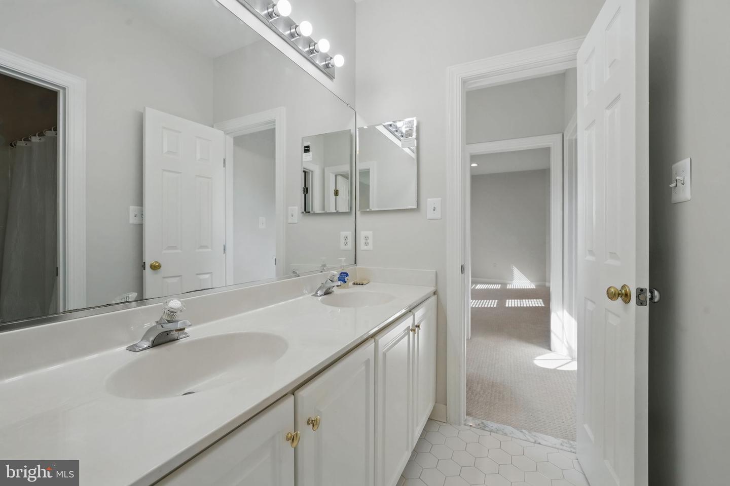 1813 SOLITAIRE LN, MCLEAN, Virginia 22101, 6 Bedrooms Bedrooms, ,4 BathroomsBathrooms,Residential,For sale,1813 SOLITAIRE LN,VAFX2239114 MLS # VAFX2239114