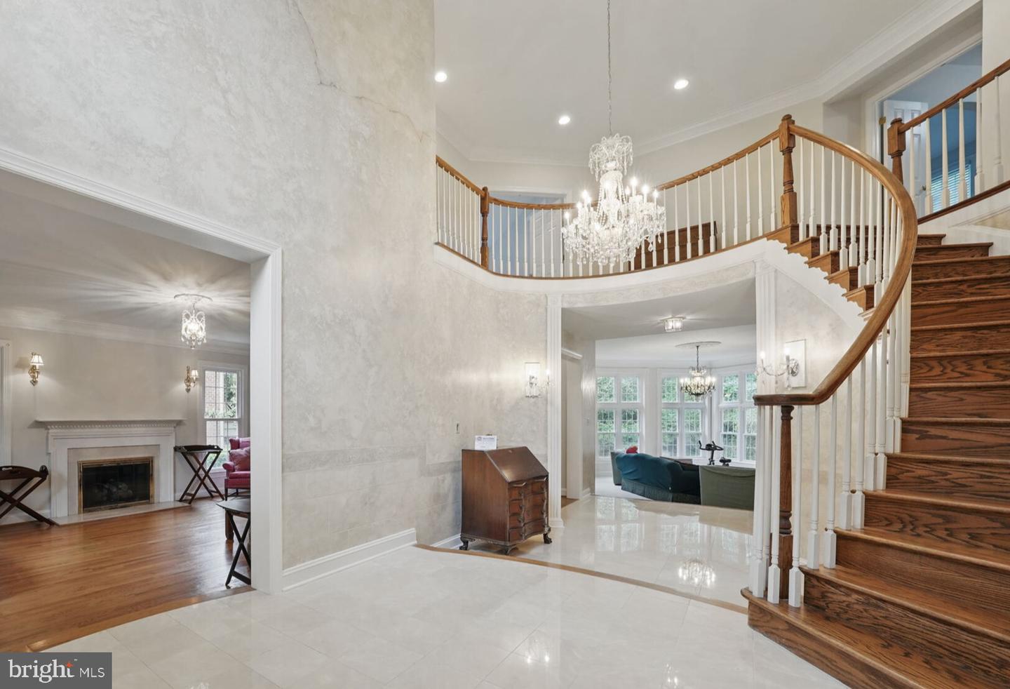 1813 SOLITAIRE LN, MCLEAN, Virginia 22101, 6 Bedrooms Bedrooms, ,4 BathroomsBathrooms,Residential,For sale,1813 SOLITAIRE LN,VAFX2239114 MLS # VAFX2239114