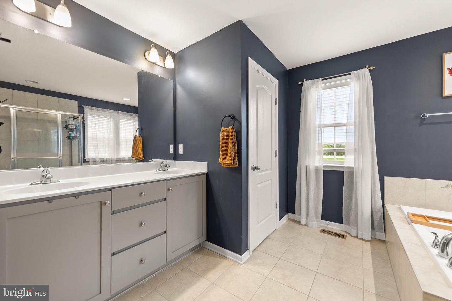 220 LADYSMITH DR, STEPHENS CITY, Virginia 22655, 4 Bedrooms Bedrooms, ,2 BathroomsBathrooms,Residential,For sale,220 LADYSMITH DR,VAFV2034042 MLS # VAFV2034042
