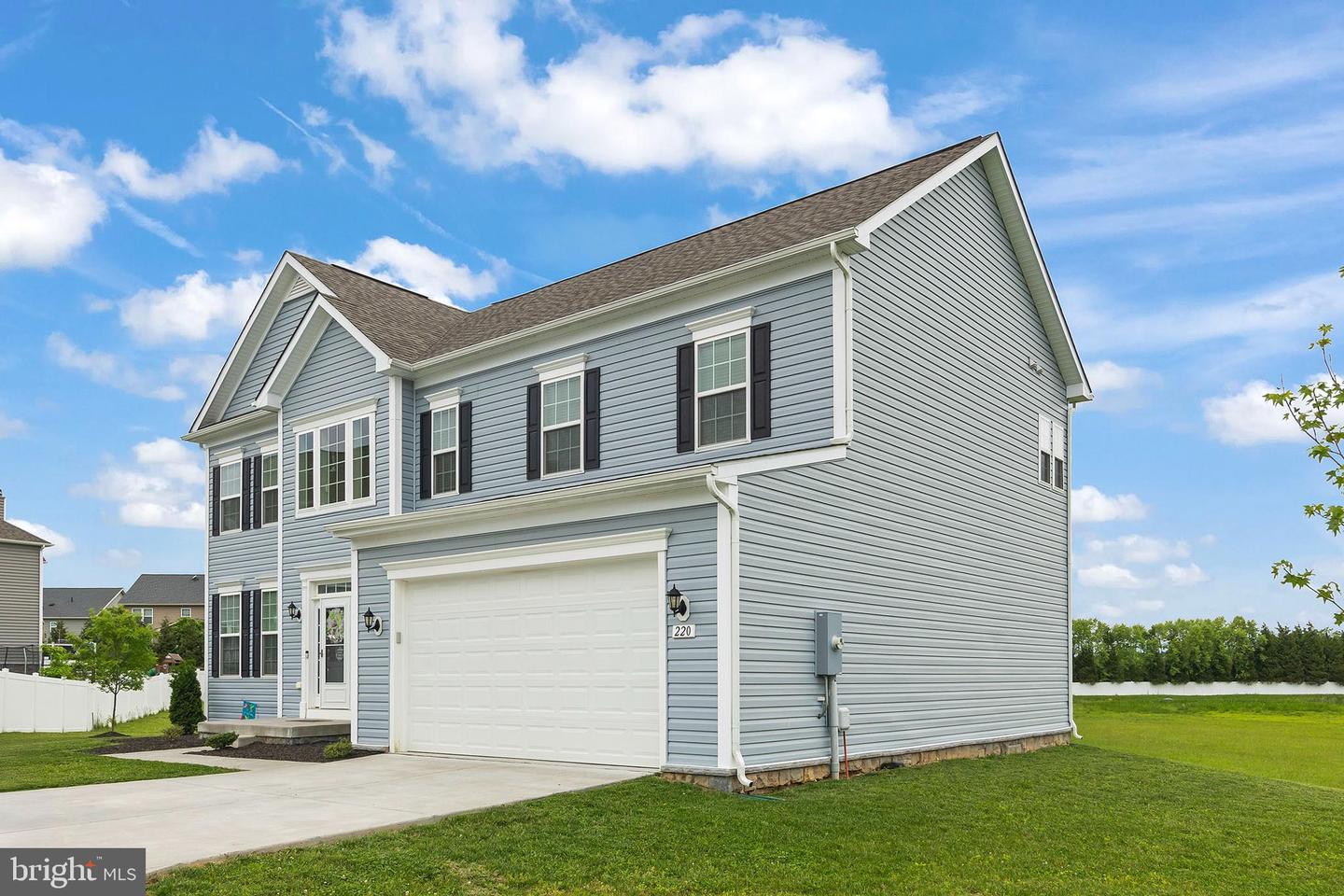 220 LADYSMITH DR, STEPHENS CITY, Virginia 22655, 4 Bedrooms Bedrooms, ,2 BathroomsBathrooms,Residential,For sale,220 LADYSMITH DR,VAFV2034042 MLS # VAFV2034042