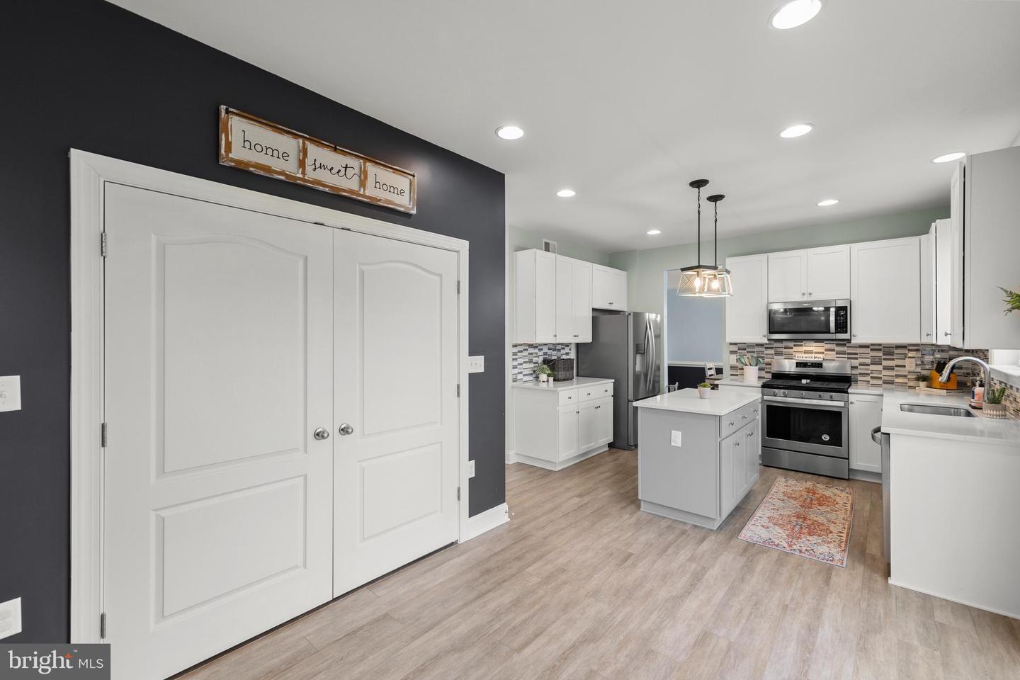 220 LADYSMITH DR, STEPHENS CITY, Virginia 22655, 4 Bedrooms Bedrooms, ,2 BathroomsBathrooms,Residential,For sale,220 LADYSMITH DR,VAFV2034042 MLS # VAFV2034042