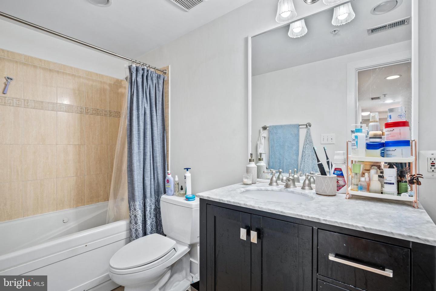 19 LOGAN CIR NW #2, WASHINGTON, District Of Columbia 20005, 1 Bedroom Bedrooms, ,1 BathroomBathrooms,Residential,For sale,19 LOGAN CIR NW #2,DCDC2199818 MLS # DCDC2199818