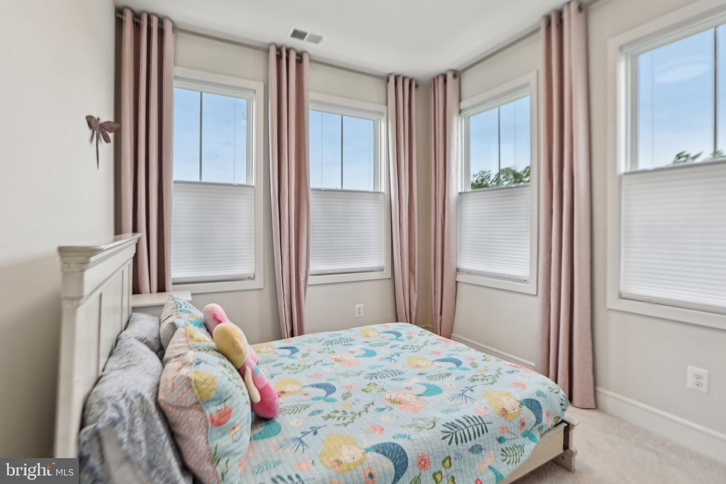 42089 SHINING STAR SQ, BRAMBLETON, Virginia 20148, 3 Bedrooms Bedrooms, ,2 BathroomsBathrooms,Residential,For sale,42089 SHINING STAR SQ,VALO2096018 MLS # VALO2096018