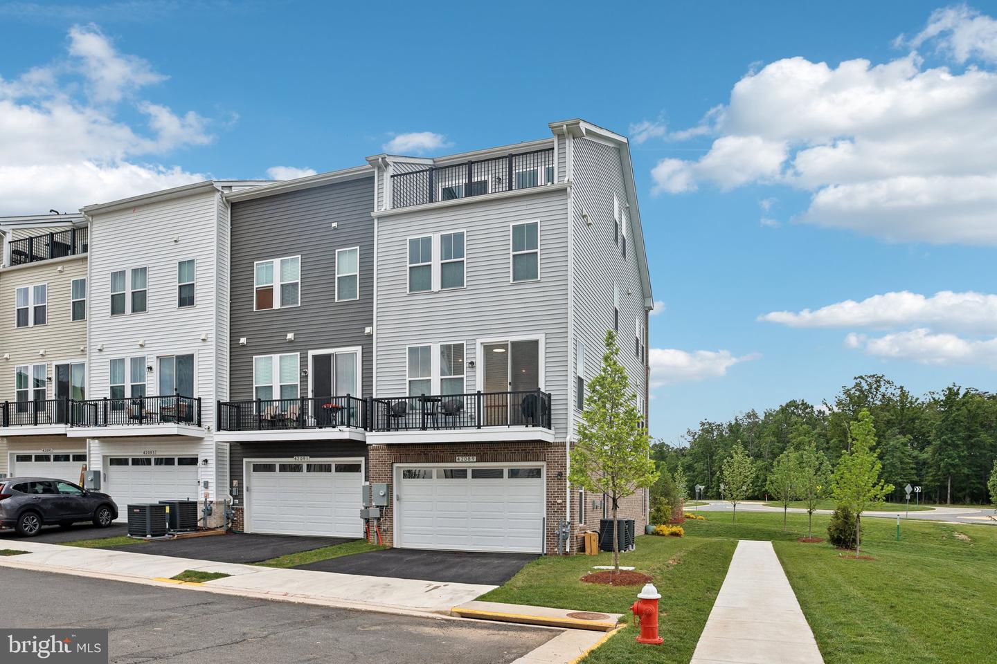 42089 SHINING STAR SQ, BRAMBLETON, Virginia 20148, 3 Bedrooms Bedrooms, ,2 BathroomsBathrooms,Residential,For sale,42089 SHINING STAR SQ,VALO2096018 MLS # VALO2096018