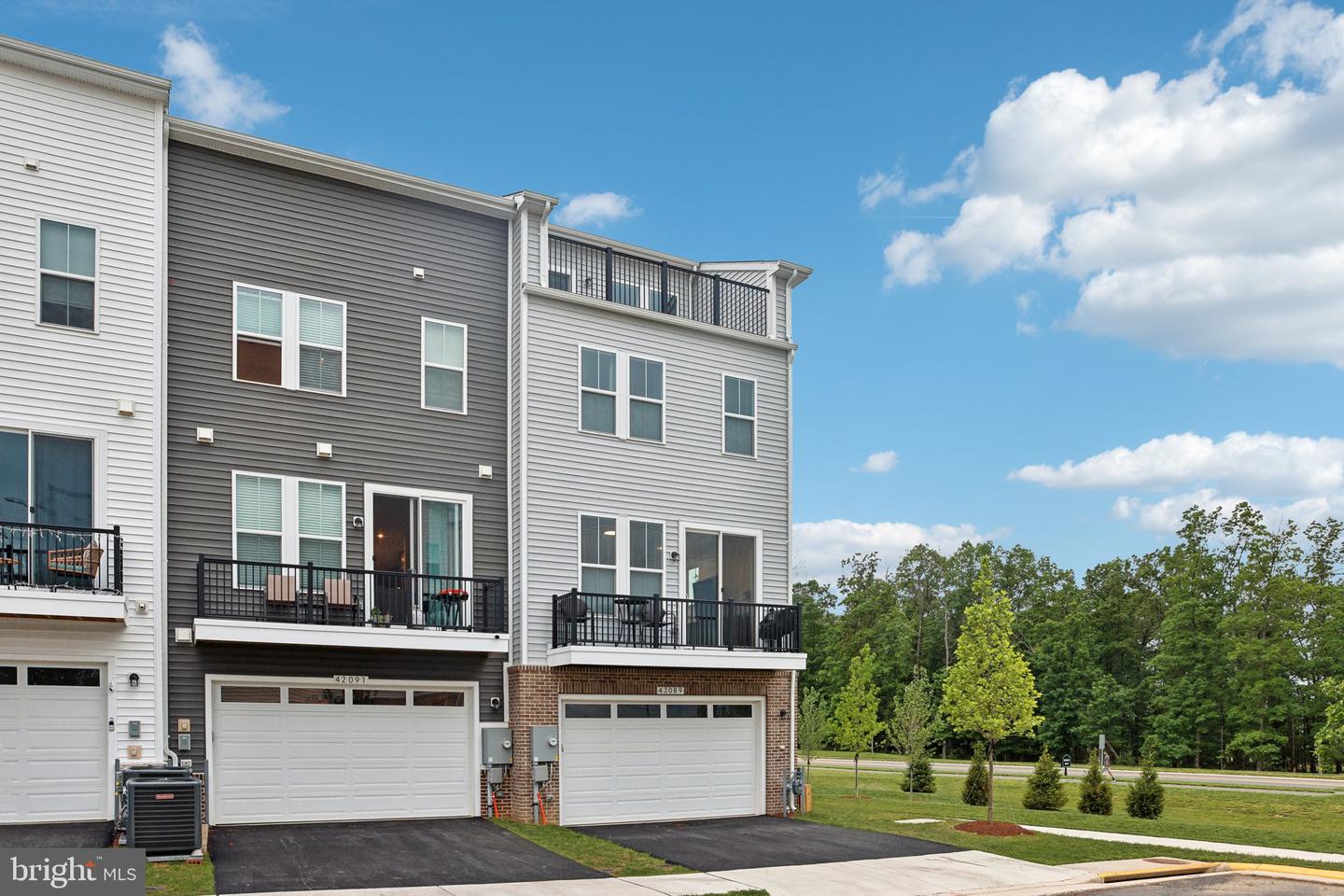 42089 SHINING STAR SQ, BRAMBLETON, Virginia 20148, 3 Bedrooms Bedrooms, ,2 BathroomsBathrooms,Residential,For sale,42089 SHINING STAR SQ,VALO2096018 MLS # VALO2096018